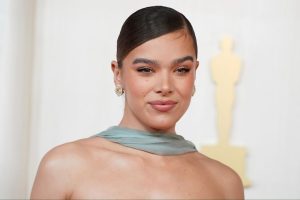 Hailee Steinfeld Height: Everything You Need to Know - The Caring Girl