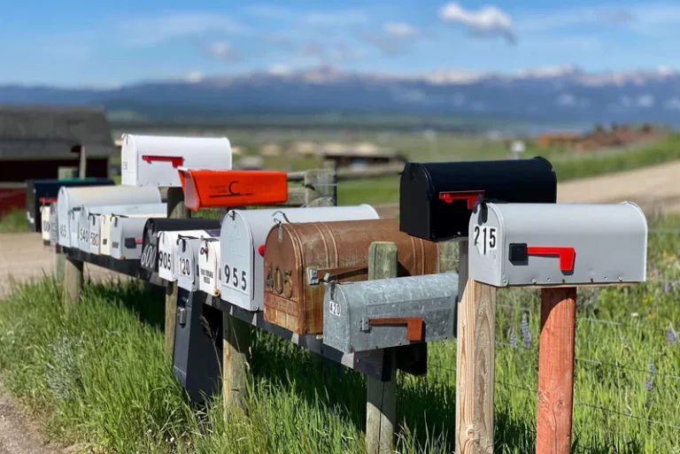Mailbox Height Guide: Find the Perfect Measurement!